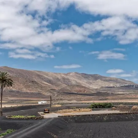 Doble Con Bb, Vista A Volcan En Yaiza アパート