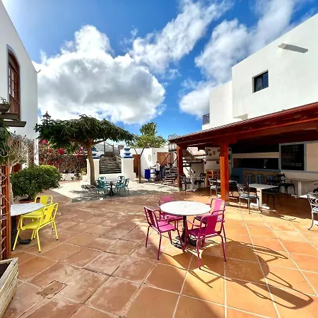 Doble Con Terraza O Balcon, Bb, Wifi Vista A Volcán En Yaiza Apartamento
